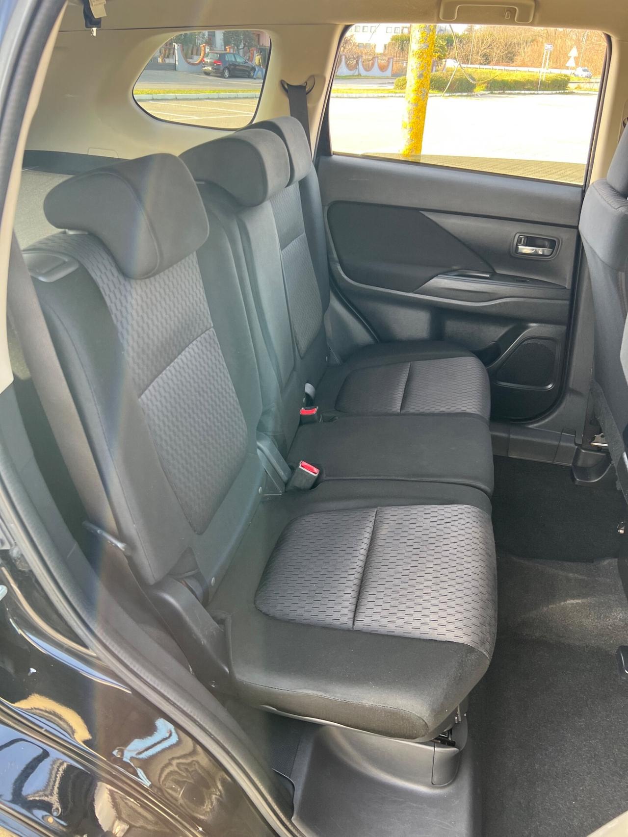 Mitsubishi Outlander 2.0 GPL 2WD Automatik*Start&Stop*Bizona