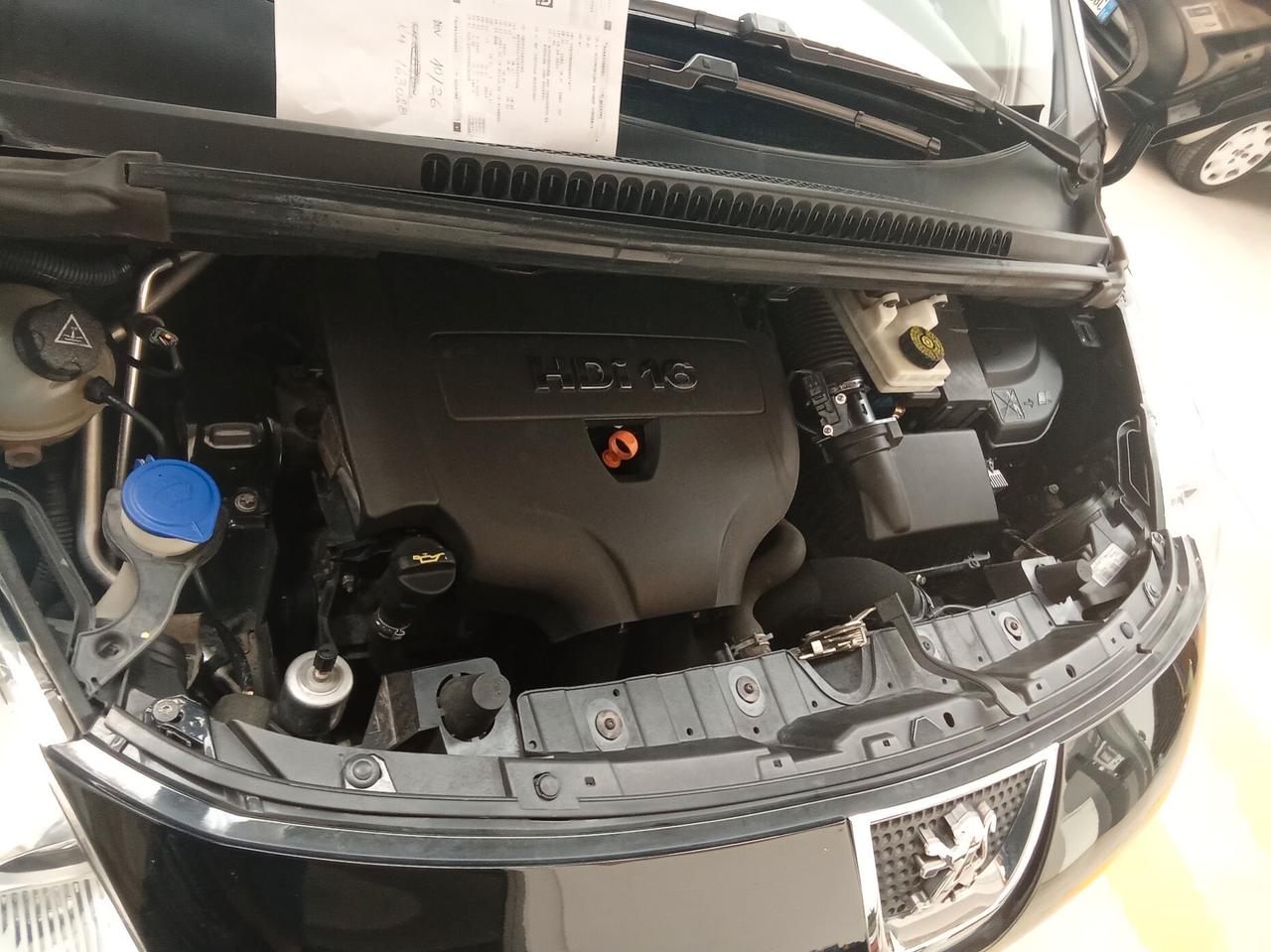 Peugeot 3008 2.0 HDi 150CV Business