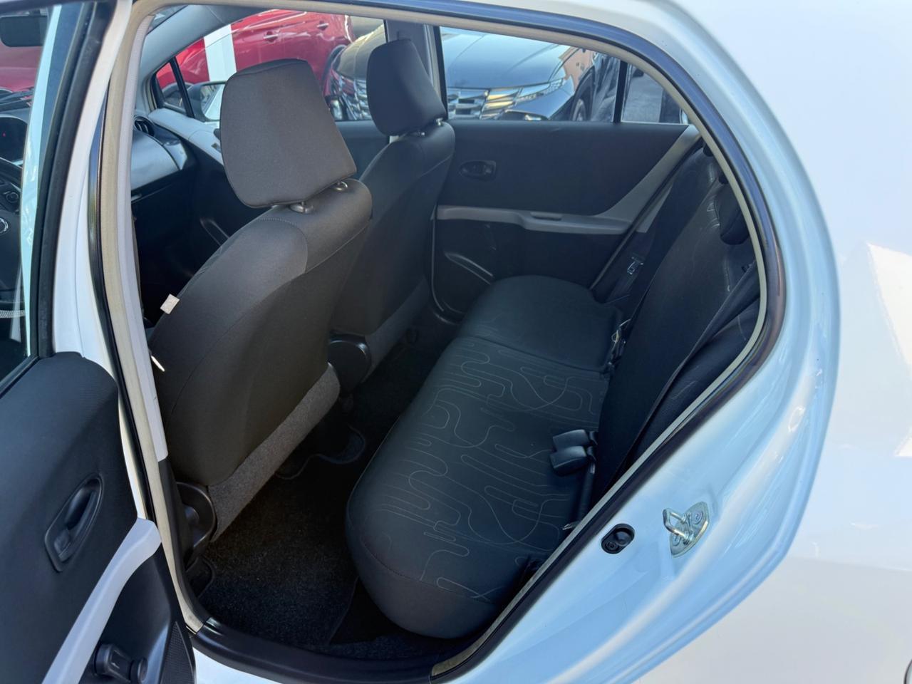 Toyota Yaris 1.0 5 porte Sol 140.000 km