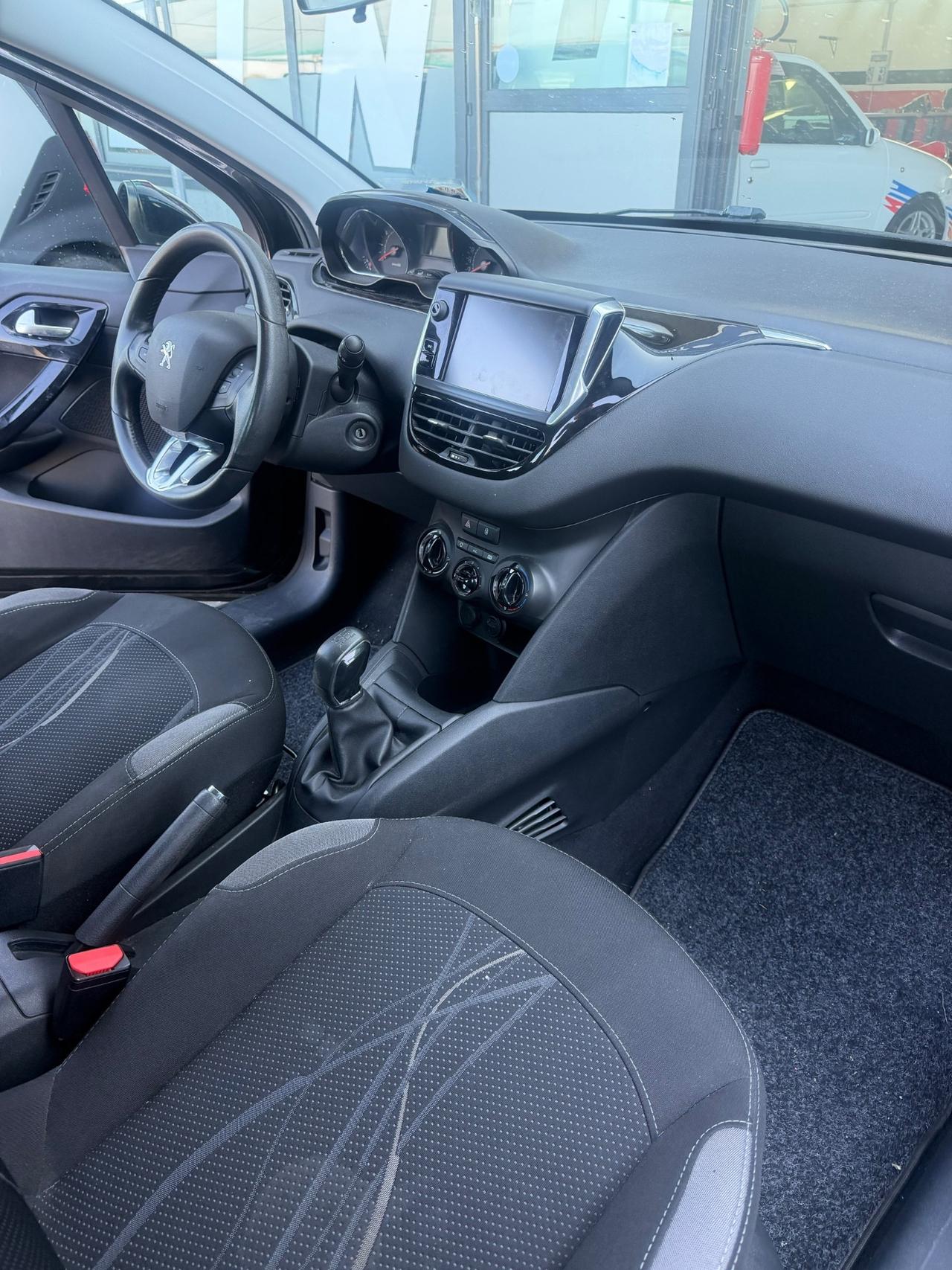 Peugeot 208 GARANZIA 12 MESI