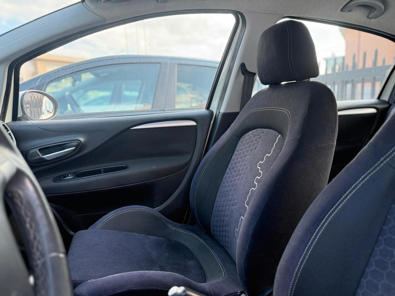 Fiat Punto Grande 1.2 Fire Lounge 5p