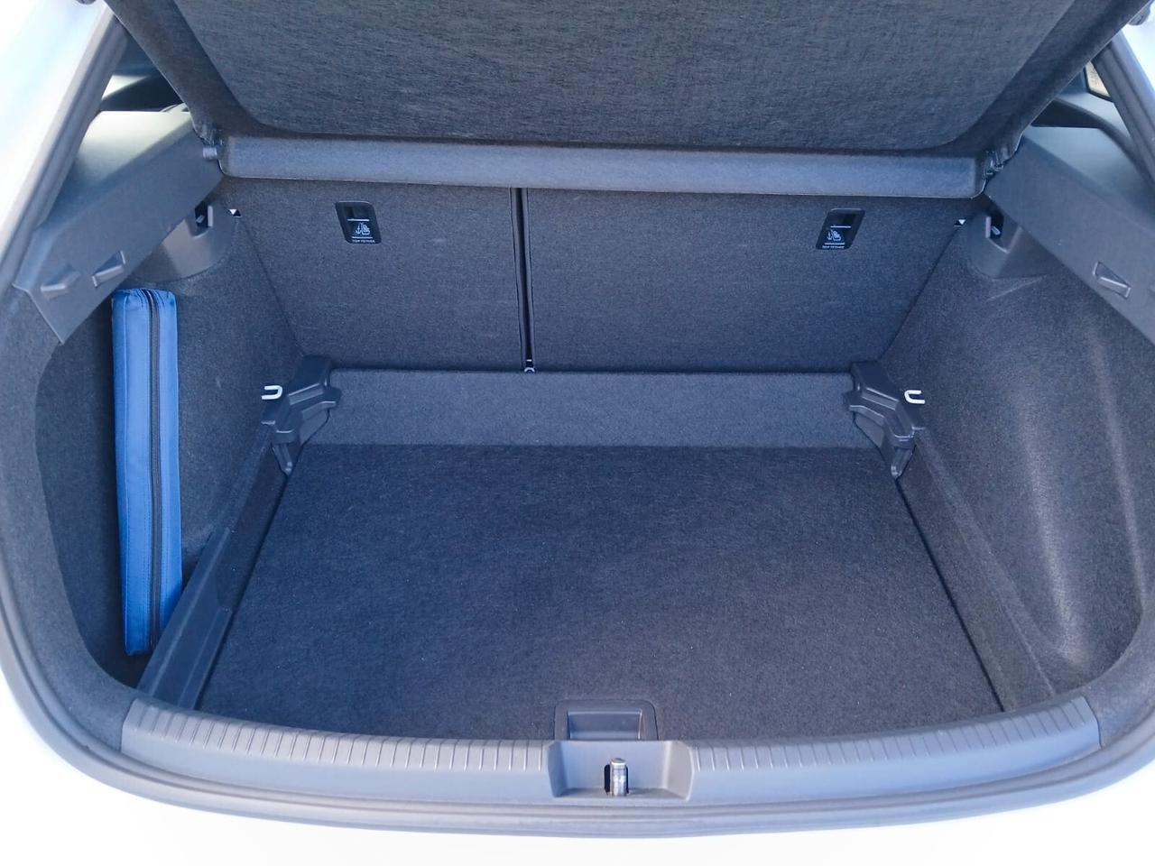 Volkswagen Taigo 1.0 TSI 115 CV DSG R-Line-AZIENDALE