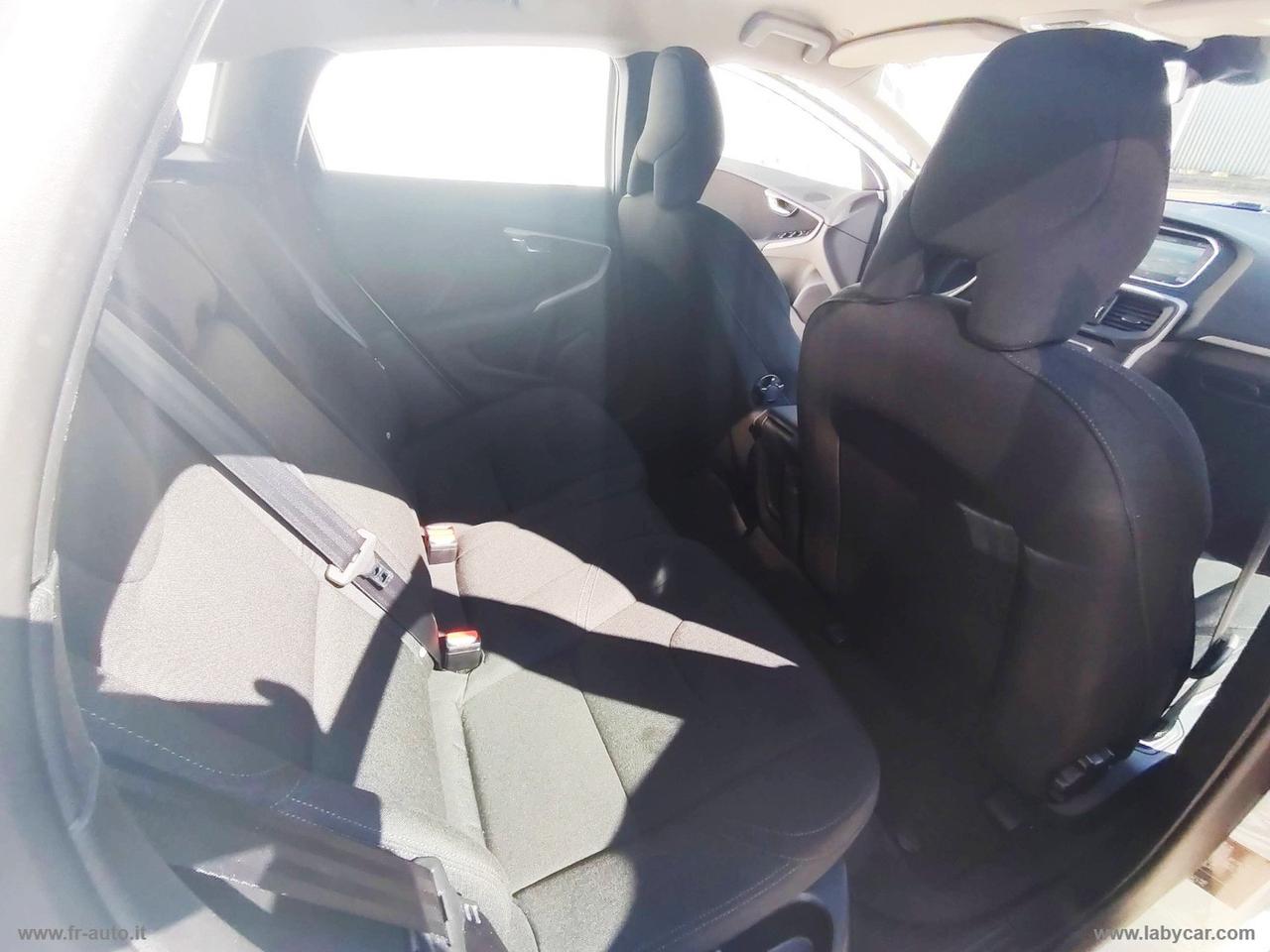 VOLVO V40 D2 1.6 Powershift Summum