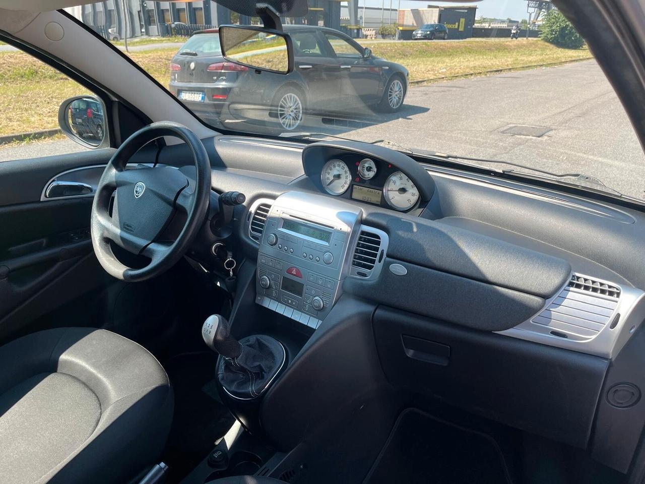 Lancia Ypsilon 1.3 MJT 75 CV Platinum