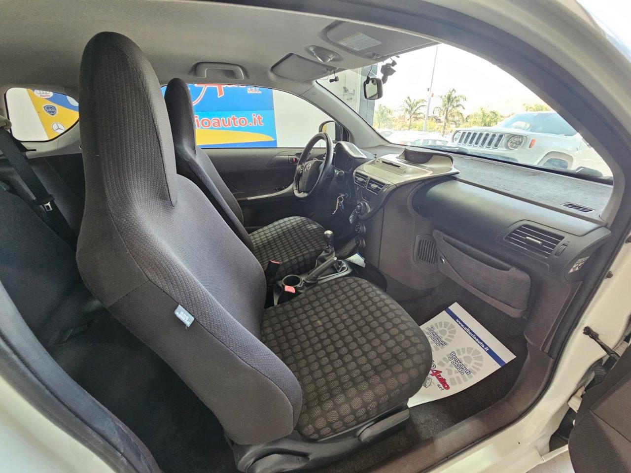 Toyota iQ 1.0 Sol