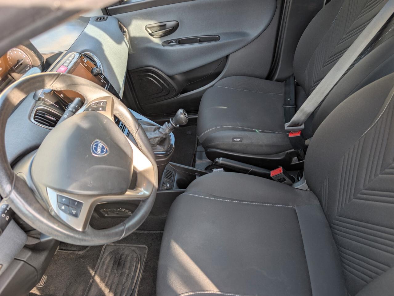 Lancia Ypsilon -NEOPATENTATI-NO BOLLO