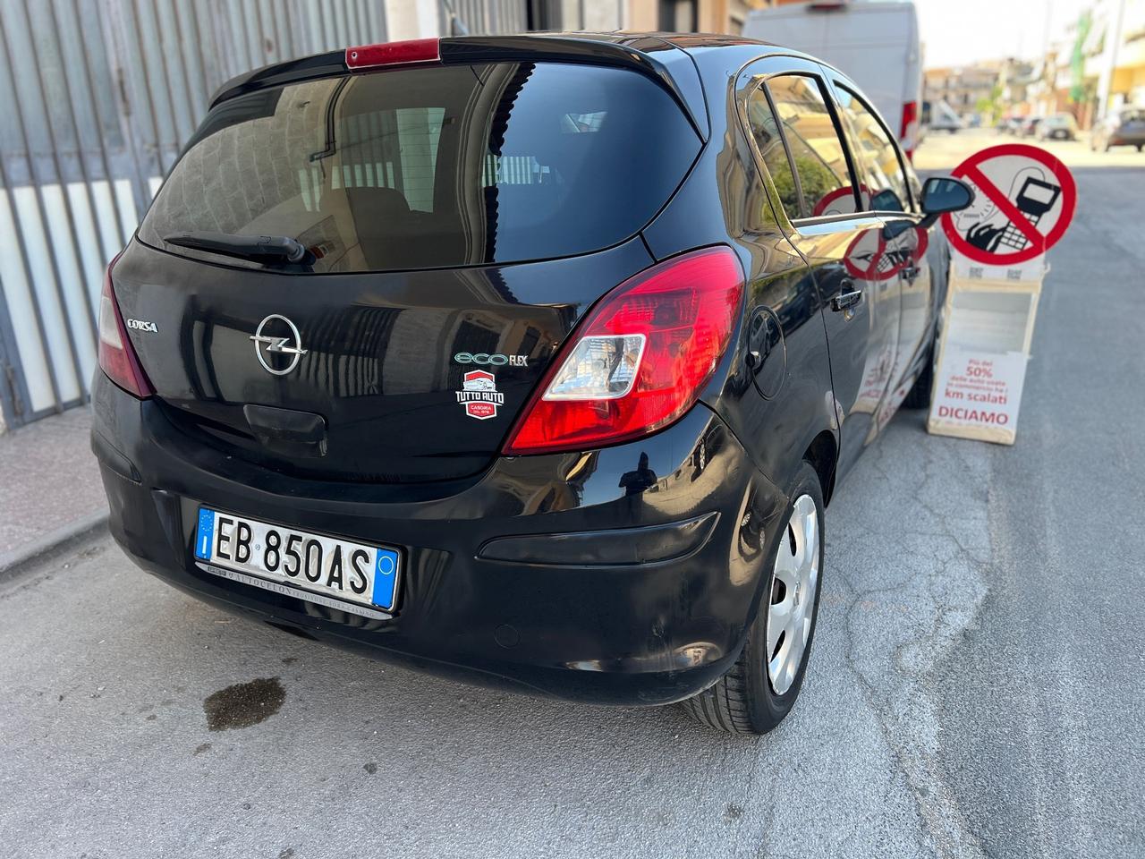 Opel corsa 1.3 Diesel 2011