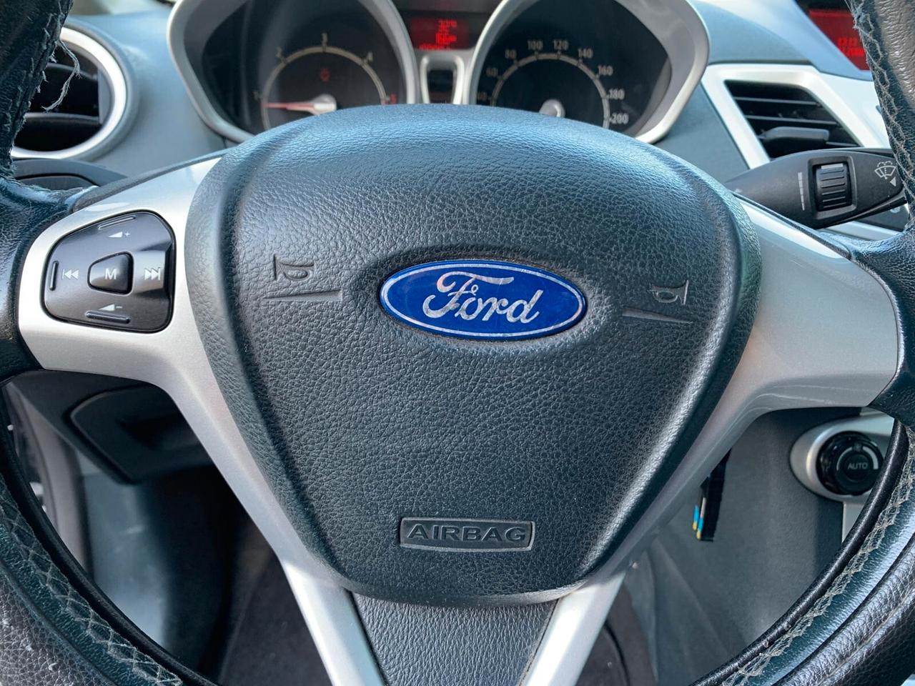 Ford Fiesta 1.4 Tdci 68cv 5 porte Titanium
