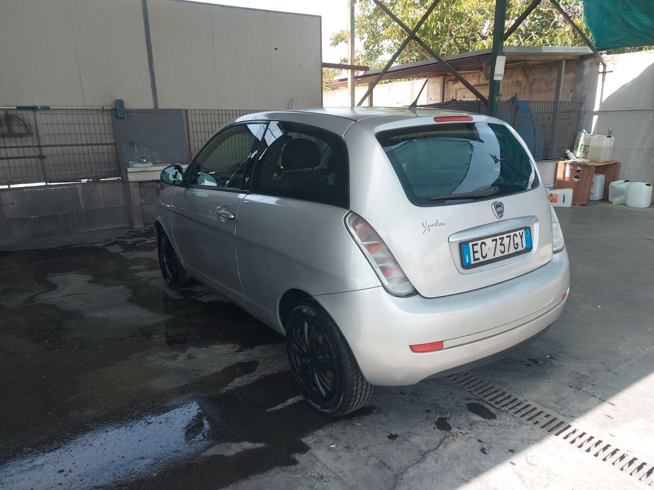 Lancia Ypsilon 1.2b 2010 clima ecc