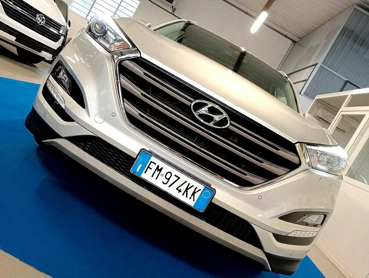 Hyundai TUCSON 1.7 CRDI XPOSSIBLE 19" CAMERA *CAMBIO NUOVO*