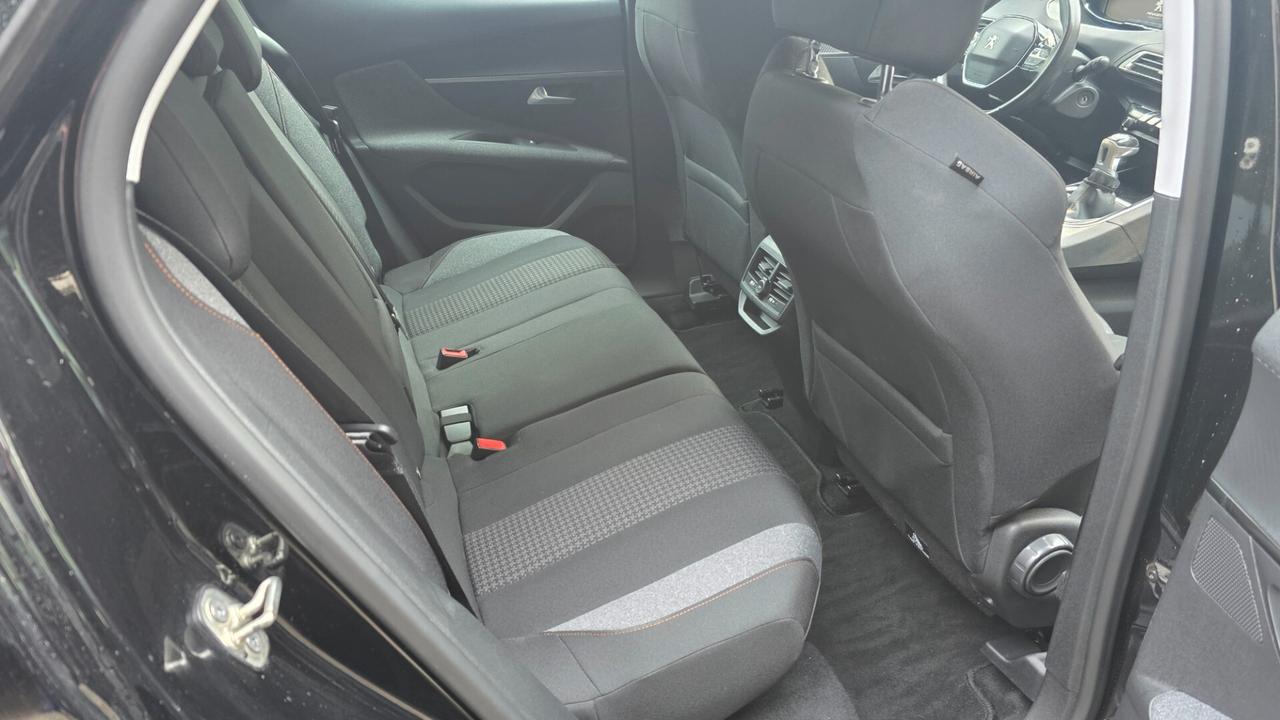 Peugeot 3008 BlueHDi 130 S&S Business