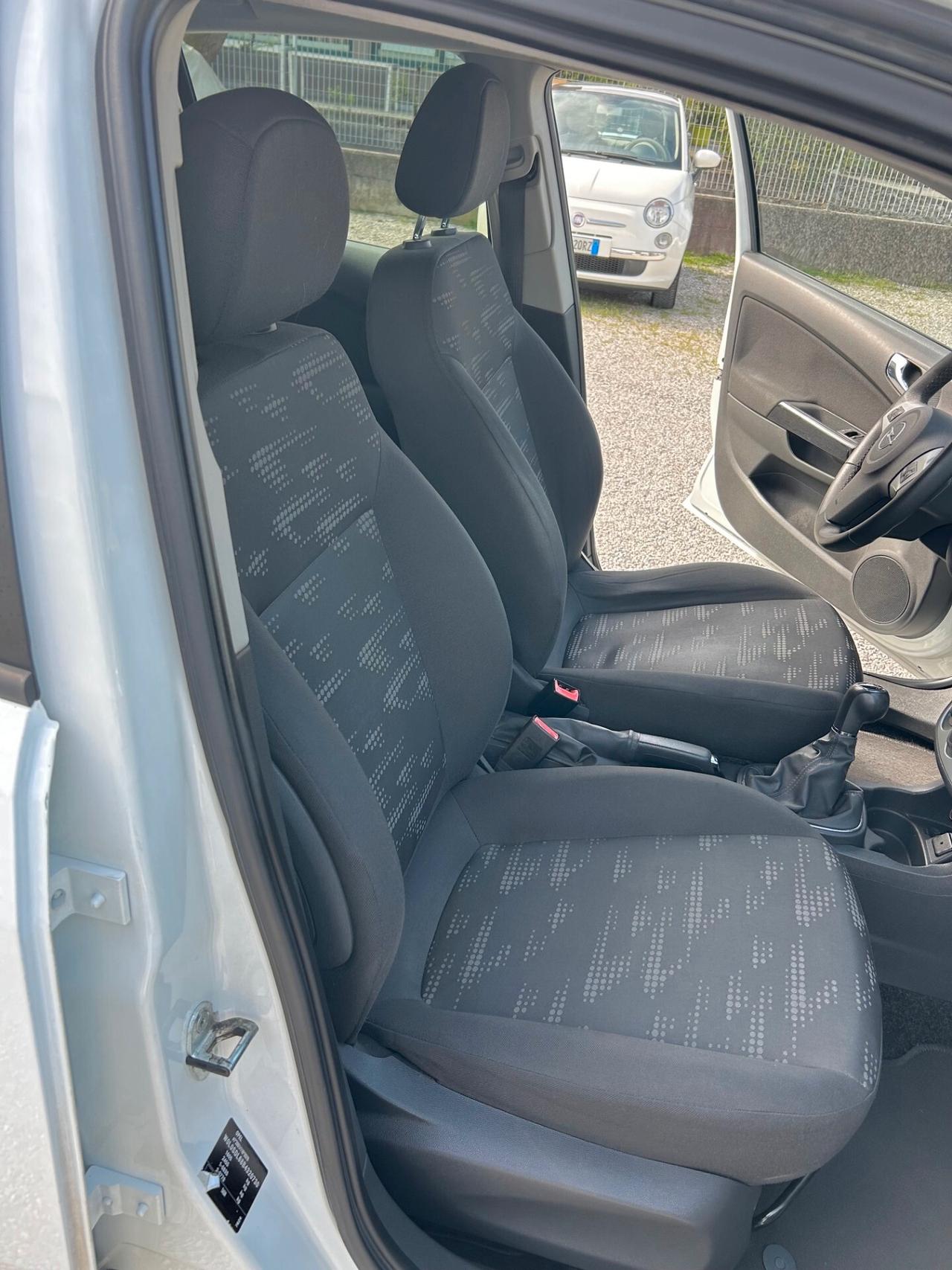 Opel Corsa 1.2 5 porte Cosmo - NEOPATENTATI