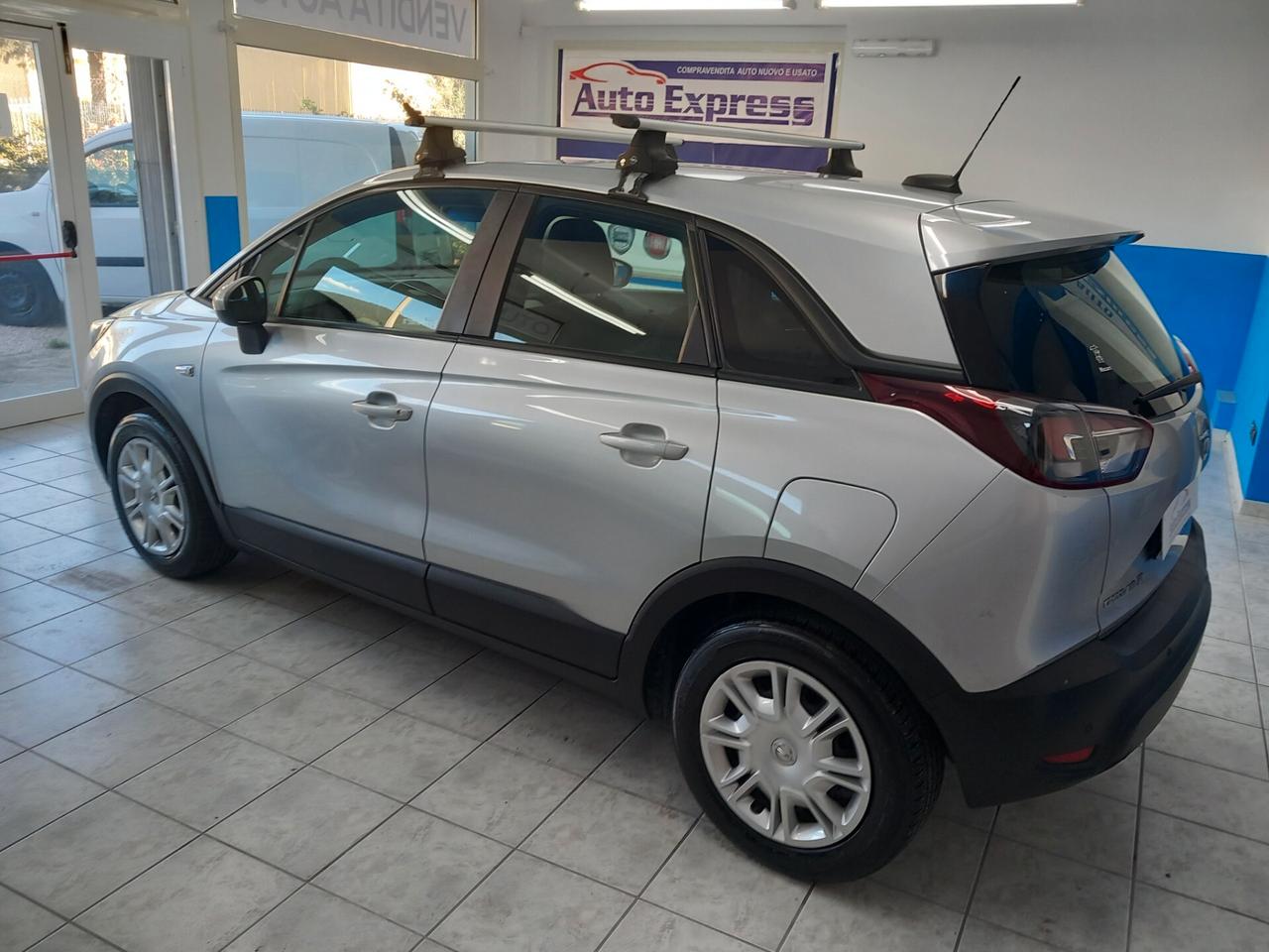 Opel Crossland anno 2018 1.2 benzina 105 mila km