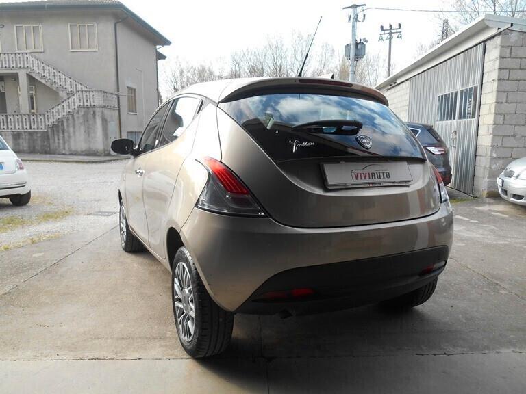 Lancia Ypsilon 0.9 TwinAir 85 CV 5 porte Metano Ecochic Gold