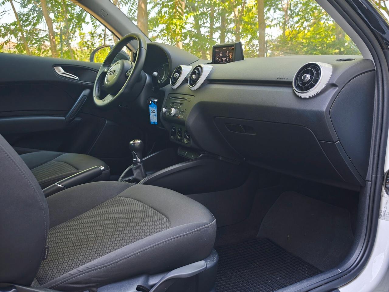Audi A1 1.6 TDI S Line