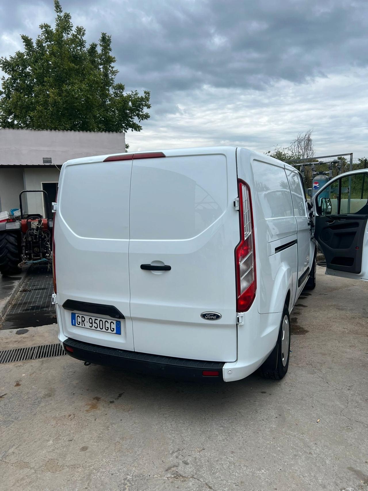 FORD Custom Tourneo Custom ANNO 2021 CL 20 DIESEL
