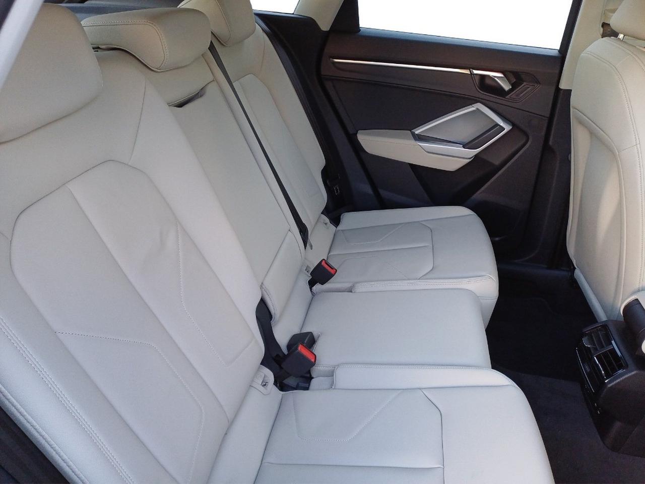 Audi Q3 35 2.0 tdi business advanced s-tronic