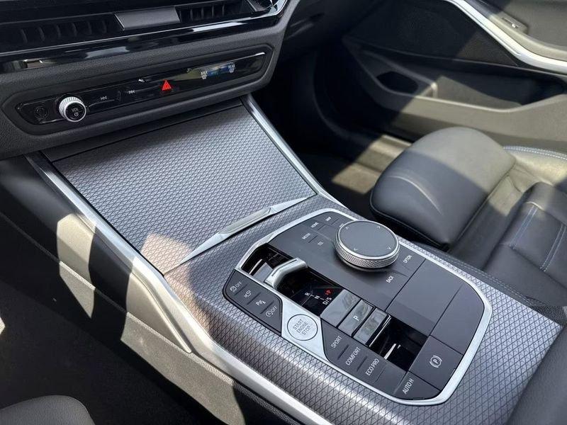 BMW Serie 3 320i MSport Pro Touring auto Tetto Gancio Pelle