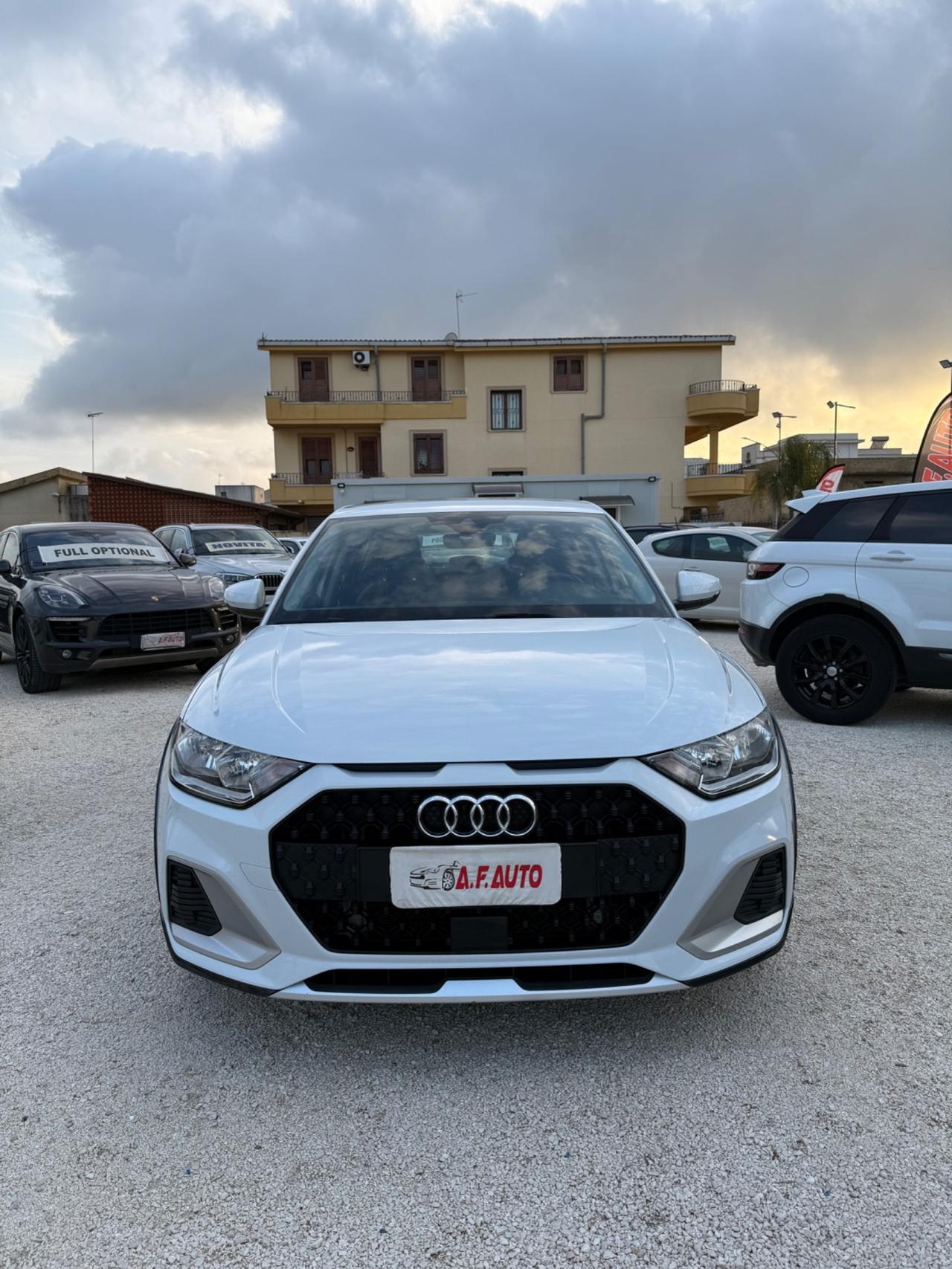 Audi A1 citycarver 30 TFSI Identity Contrast