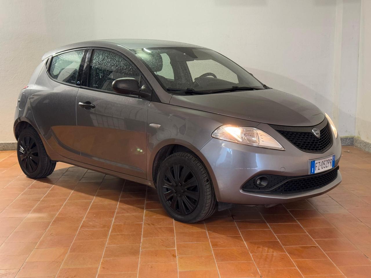 Lancia Ypsilon 1.2 69 CV 5 porte GPL Ecochic Elefantino Blu