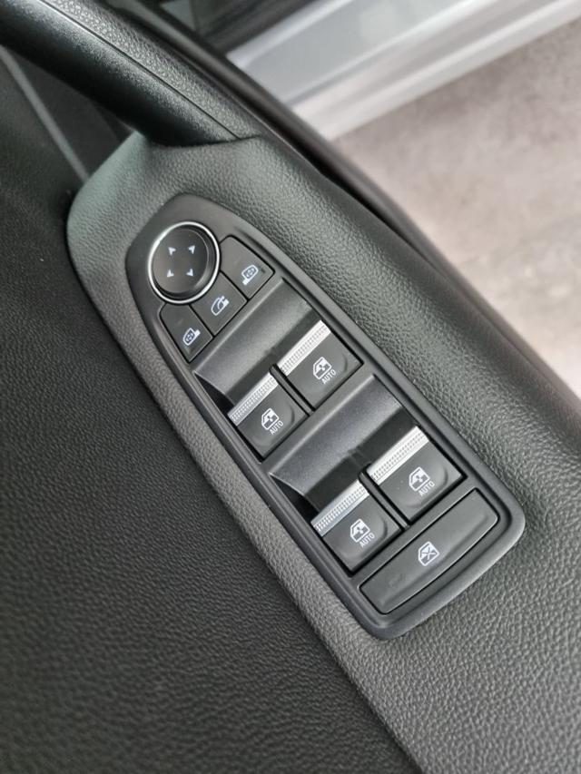 RENAULT Captur Plug-in Hybrid E-Tech 160 CV Intens