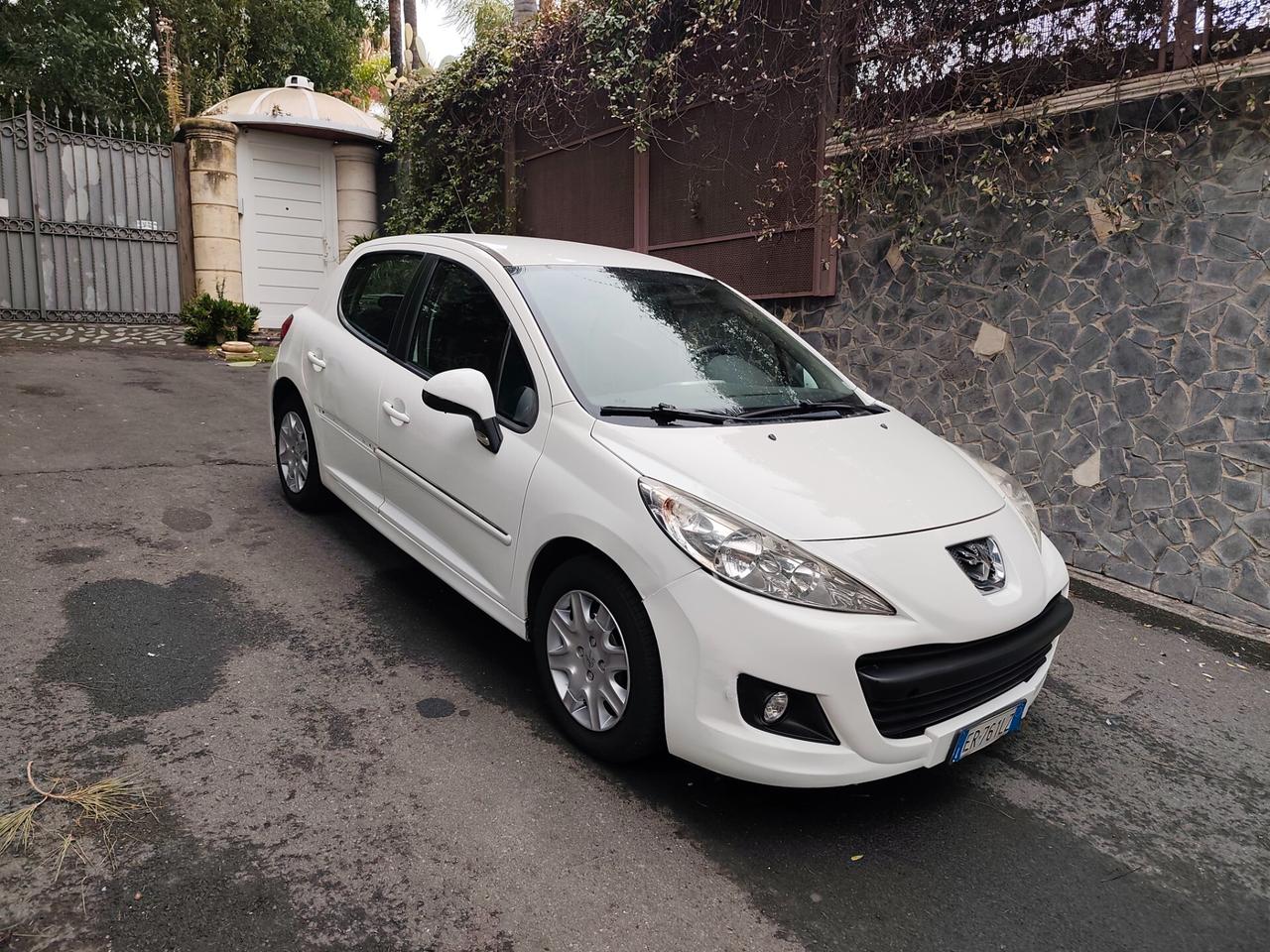 Peugeot 207 1.4 HDi 70CV 2013