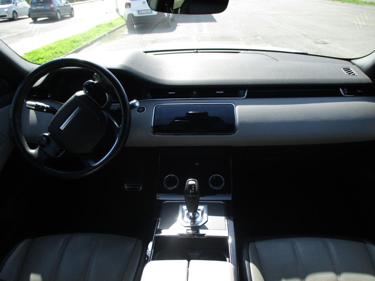 Land Rover Range Evoque 2.0 TD4. 150 CV R-Dynamic HSE