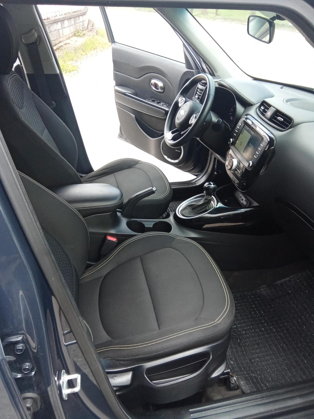 Kia Soul 1.6 CRDi automatico 014