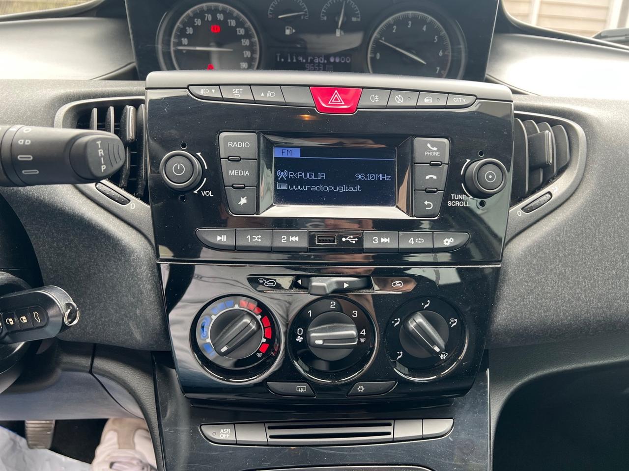 Lancia Ypsilon 1.0 Hybrid Gold | 2022