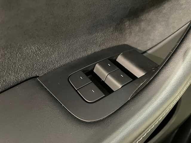 Tesla Model Y 320CV Batt.60kWh RWD - IVA ESPOSTA