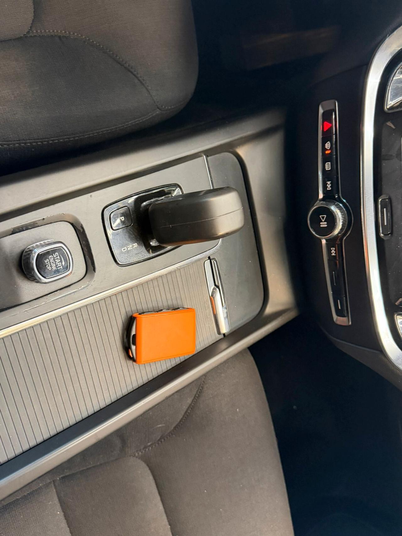 Volvo V60 B4 (d) Geartronic Momentum Business