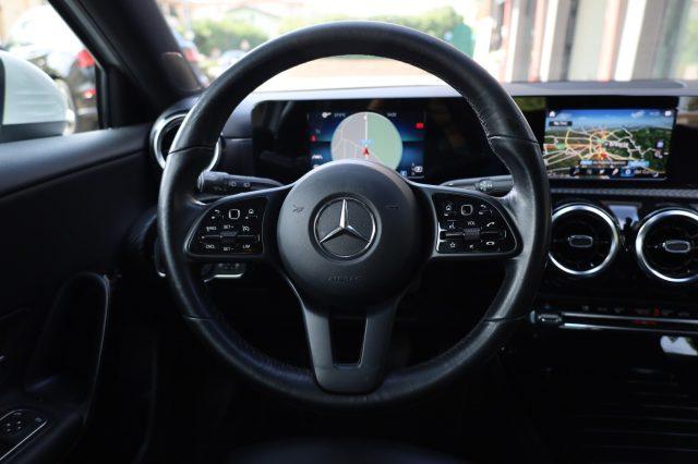 MERCEDES-BENZ A 180 d Automatica MBux NAVI Retrocamera Cruise Ufficial