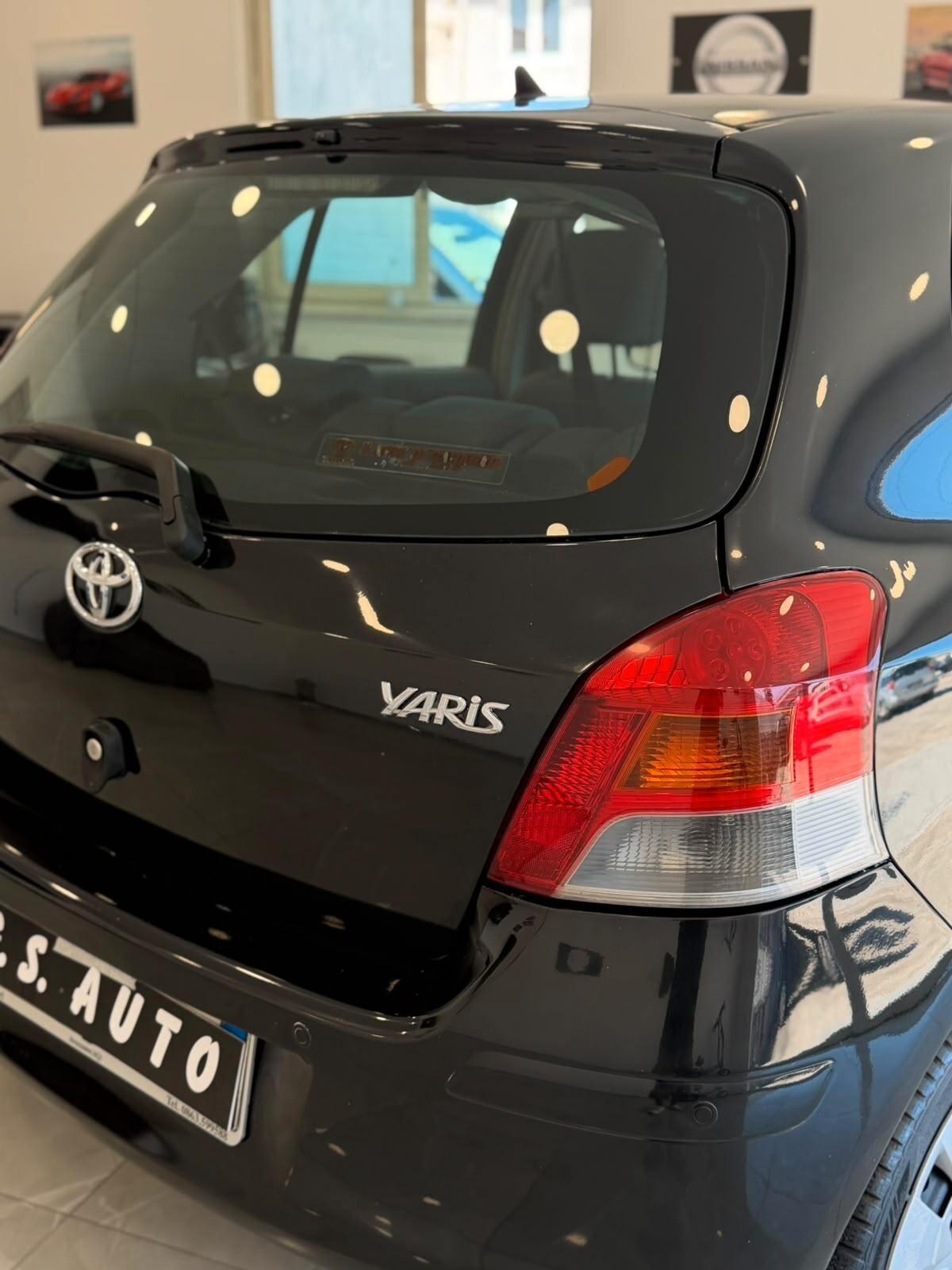 Toyota Yaris 1.3 5 porte benzina 2010