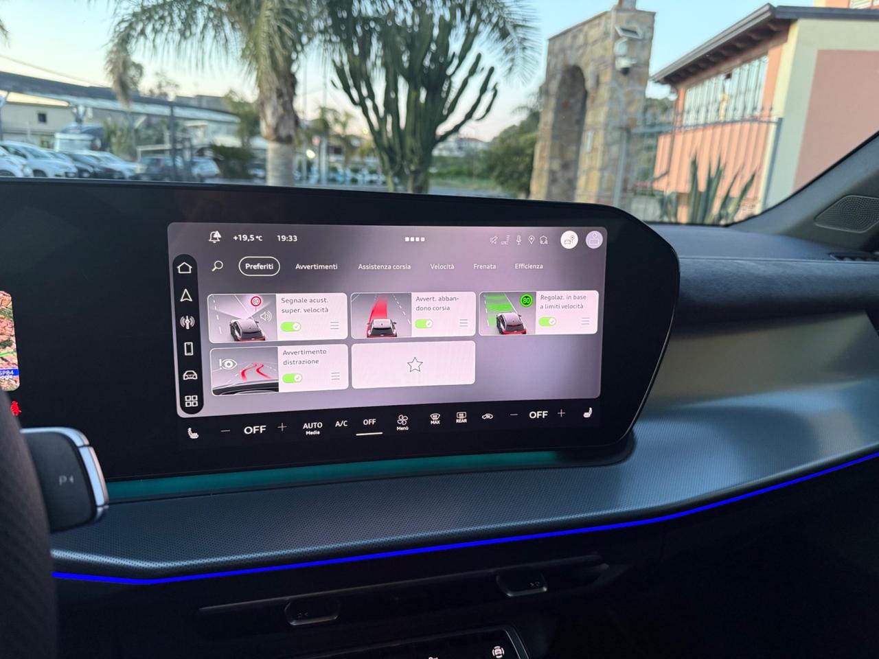 Audi Q3 35 TDI quattro S tronic line Head Up Display Led Pelle Tetto Apribile Navy Camera 360• Matrix