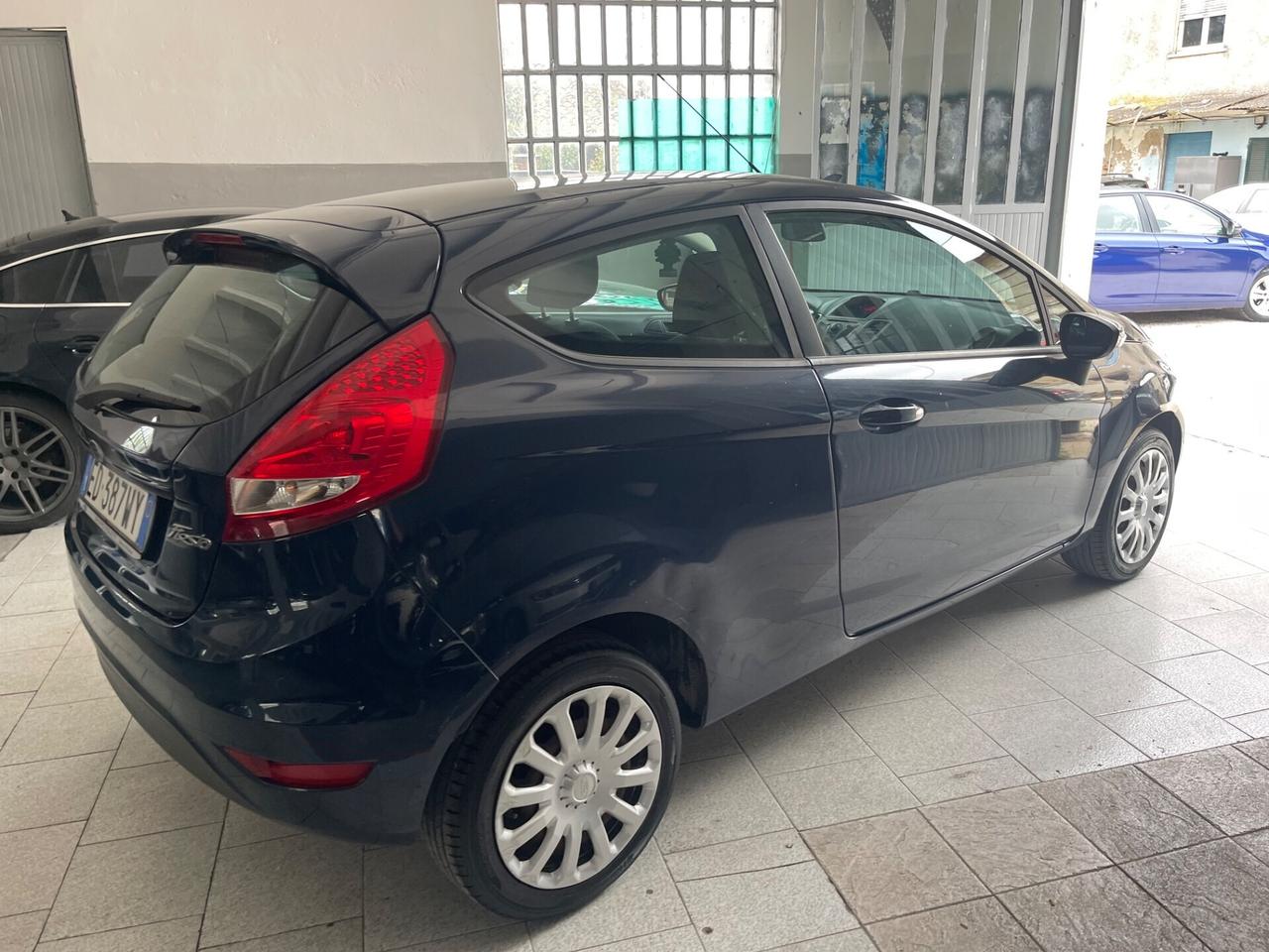 Ford Fiesta 1.4 3 porte Bz.- GPL Titanium