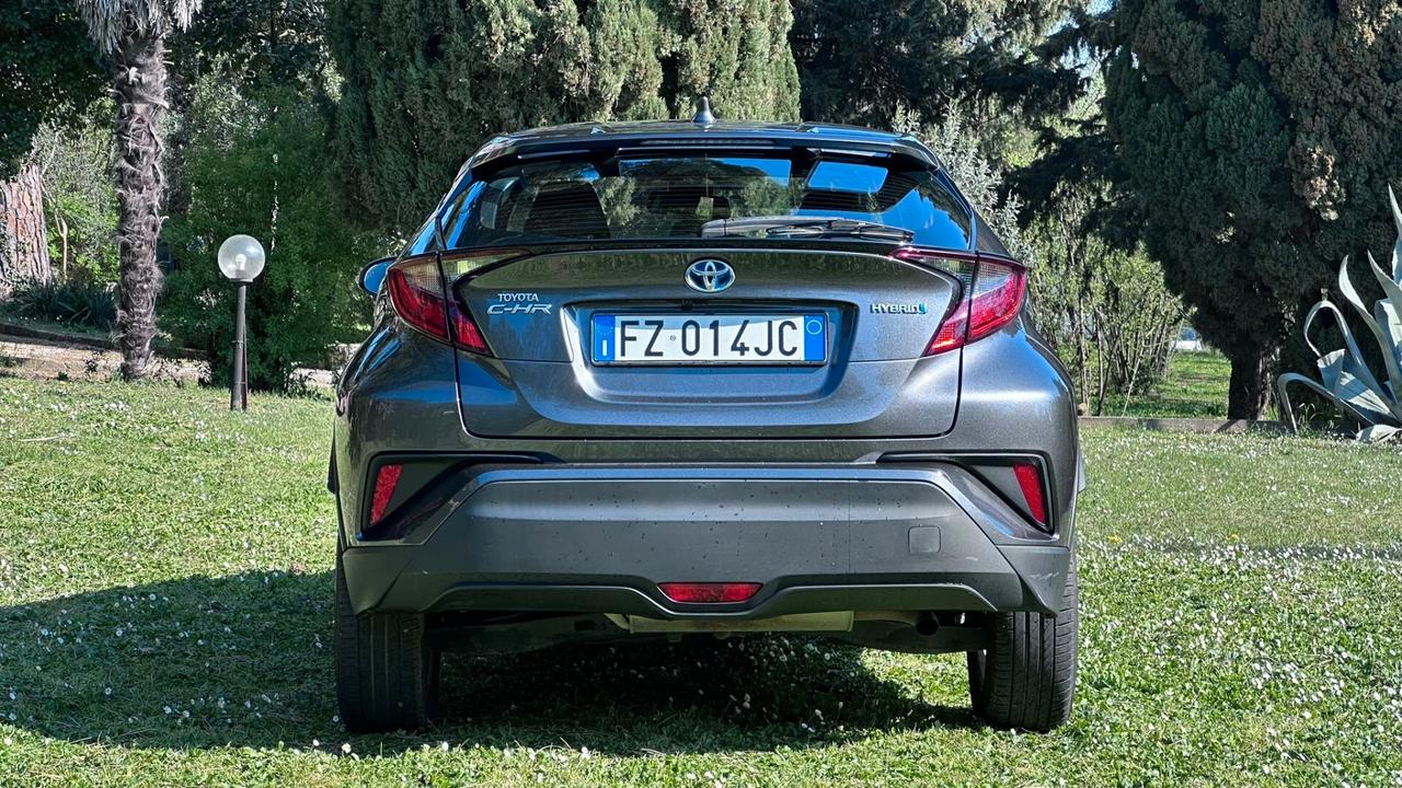 Toyota C-HR 1.8 Hybrid E-CVT Lounge PERFETTA leggi testo