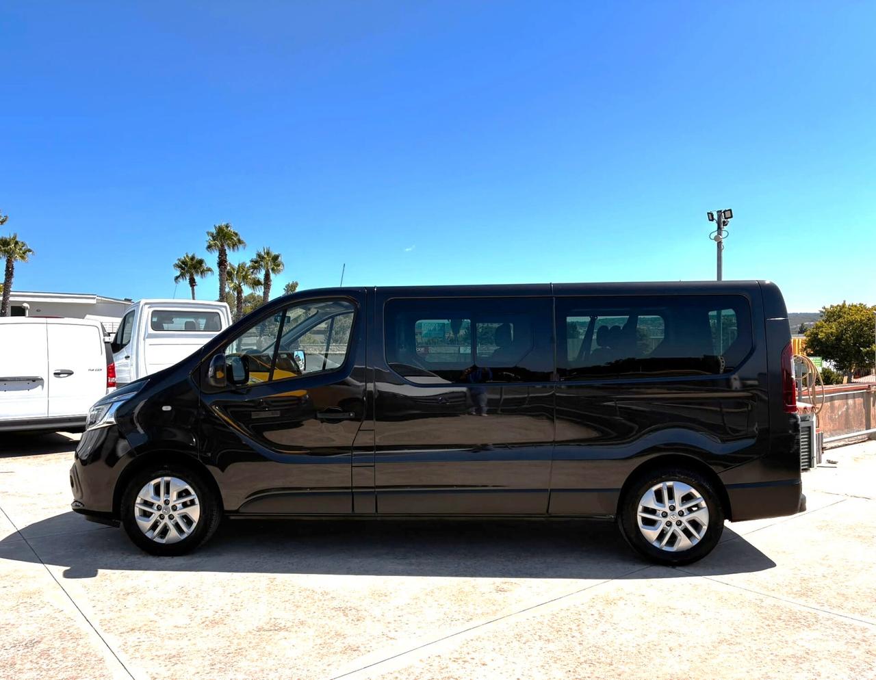 Renault Trafic 9 posti 2.0 dci 145 cv