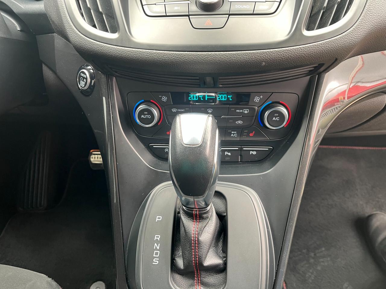 Ford Kuga 2.0 TDCI 150 cv 4WD Powershift ST-Line