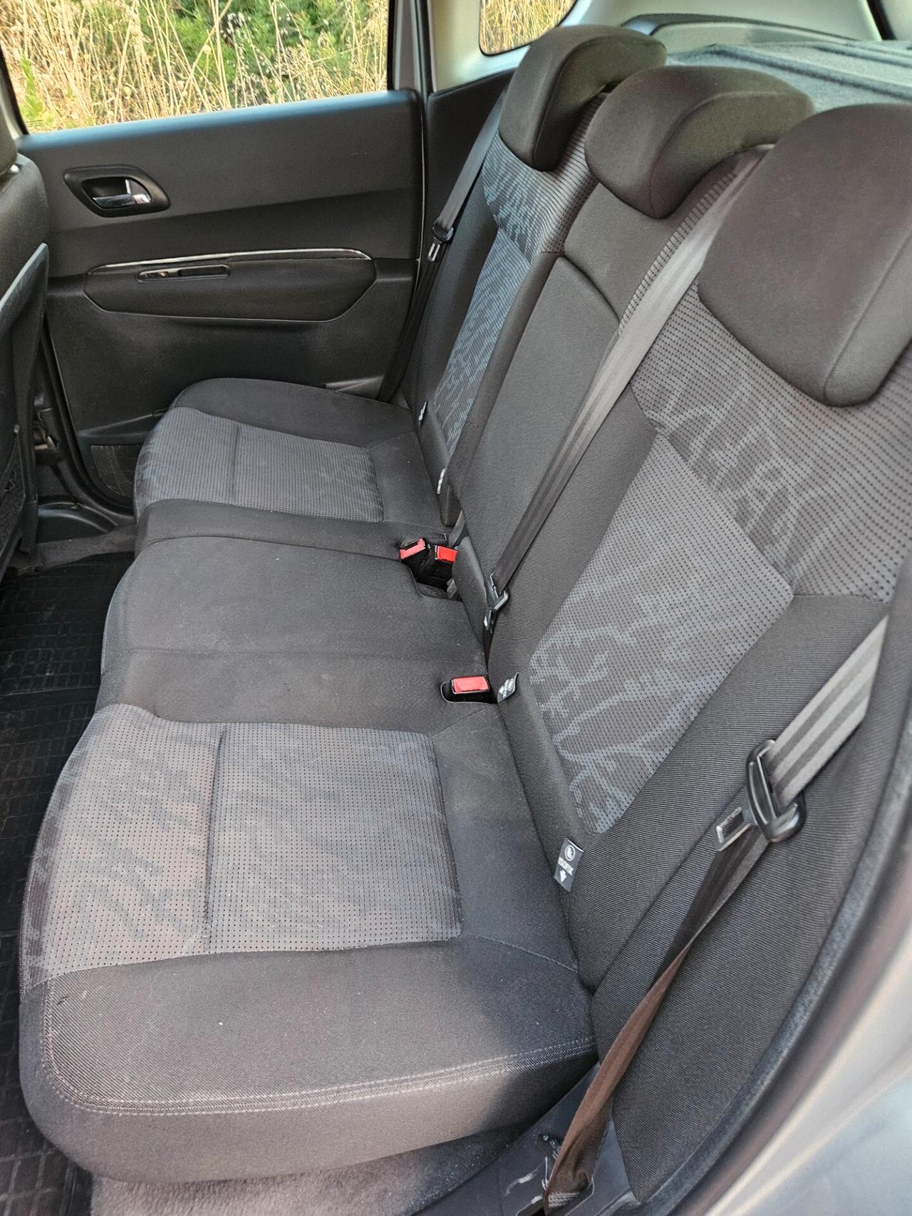 Peugeot 3008 1.6 HDi 110CV cambio robotizzato Premium