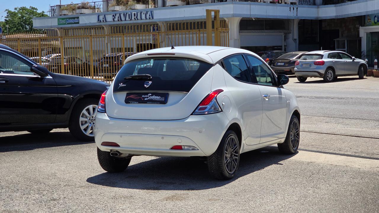 Lancia Ypsilon 1.2 69 CV 5 porte Gold