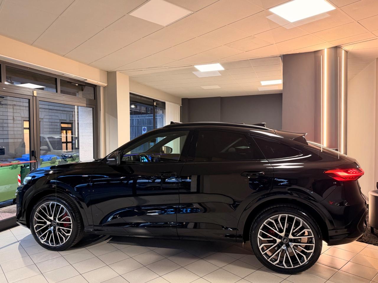 Audi Q5 SPB S line edition Total Black 2026