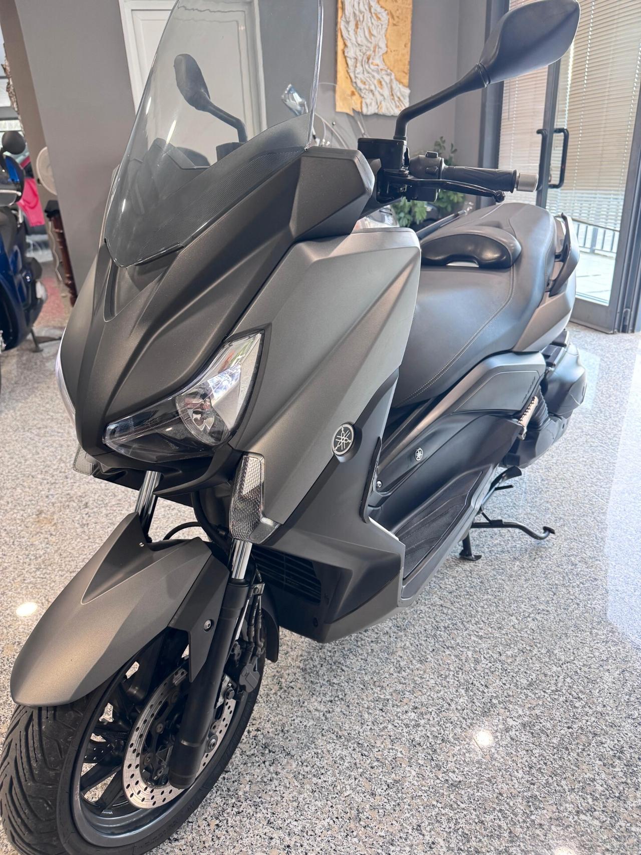 Yamaha X-Max 400