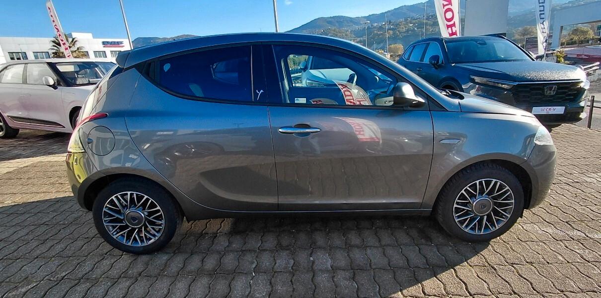 Lancia Ypsilon 1.3 MJT 16V 95 CV 5 porte S&S Silver