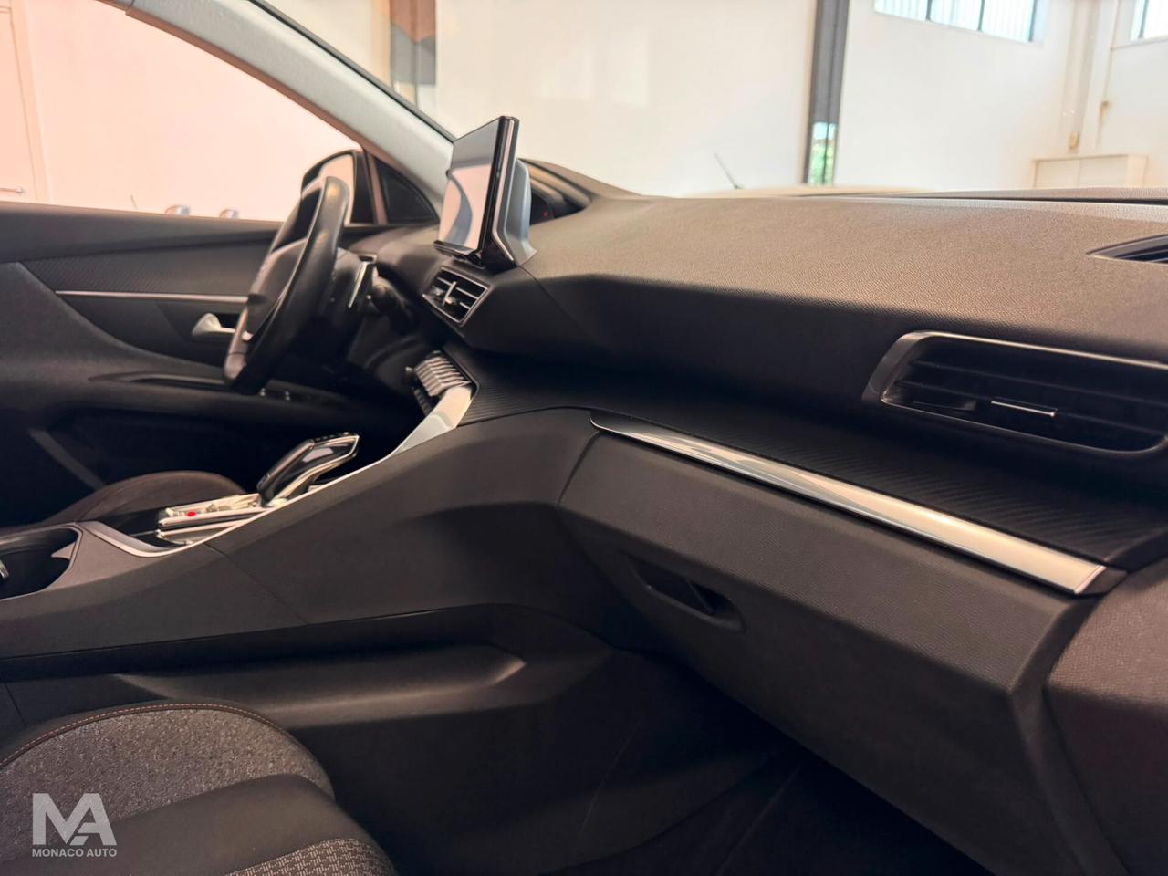 Peugeot 3008 1.5 BlueHDi 130cv Business 2020