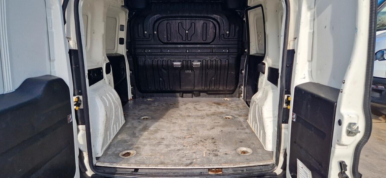 Fiat Doblo 3 posti 1.6 MJT NAVIGAT. CRUISE CONTROL