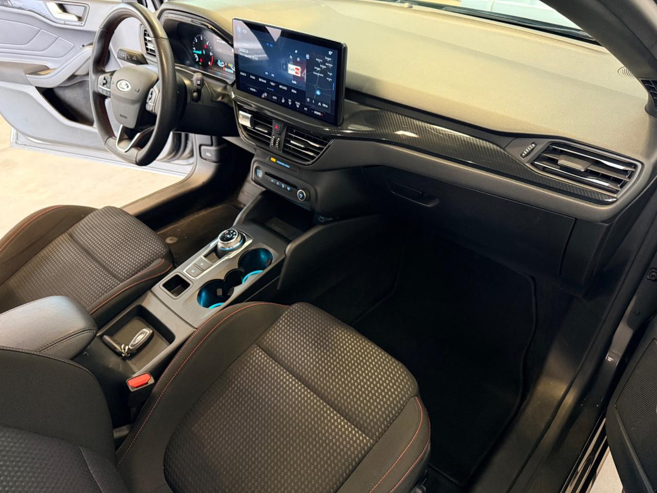 Ford Focus 1.5 D 5p. ST-Line 2022 Autocarro N1