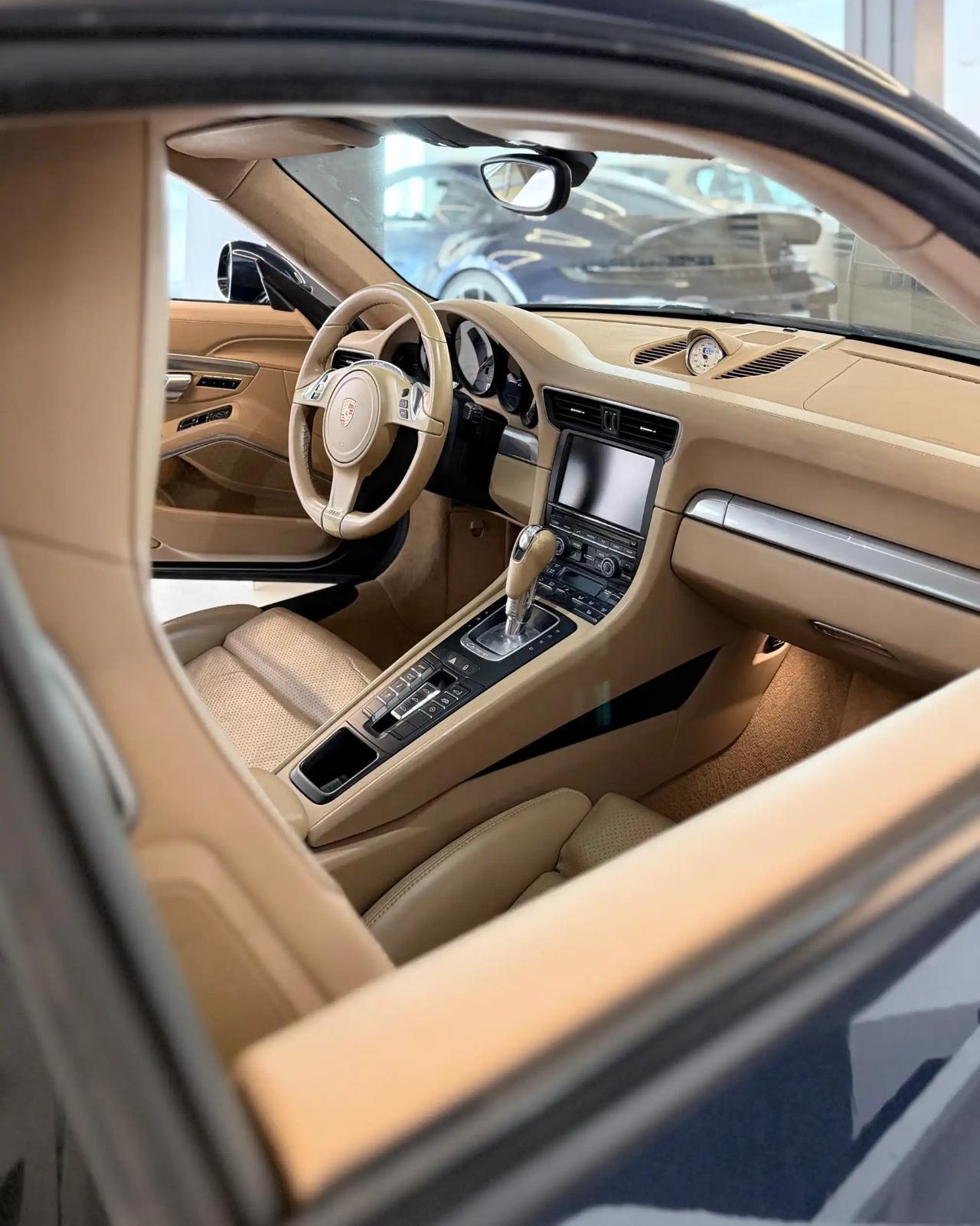 Porsche 911 3.8 Carrera 4S Coupé