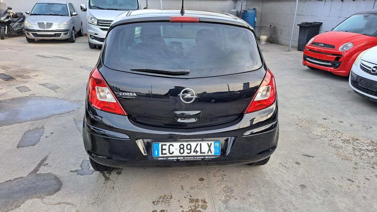 Opel Corsa 1.2 5 porte Club