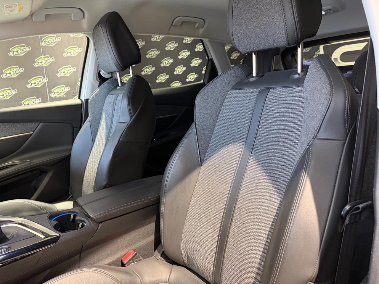 Peugeot 3008 -2019 BlueHDi 130 S&S Allure