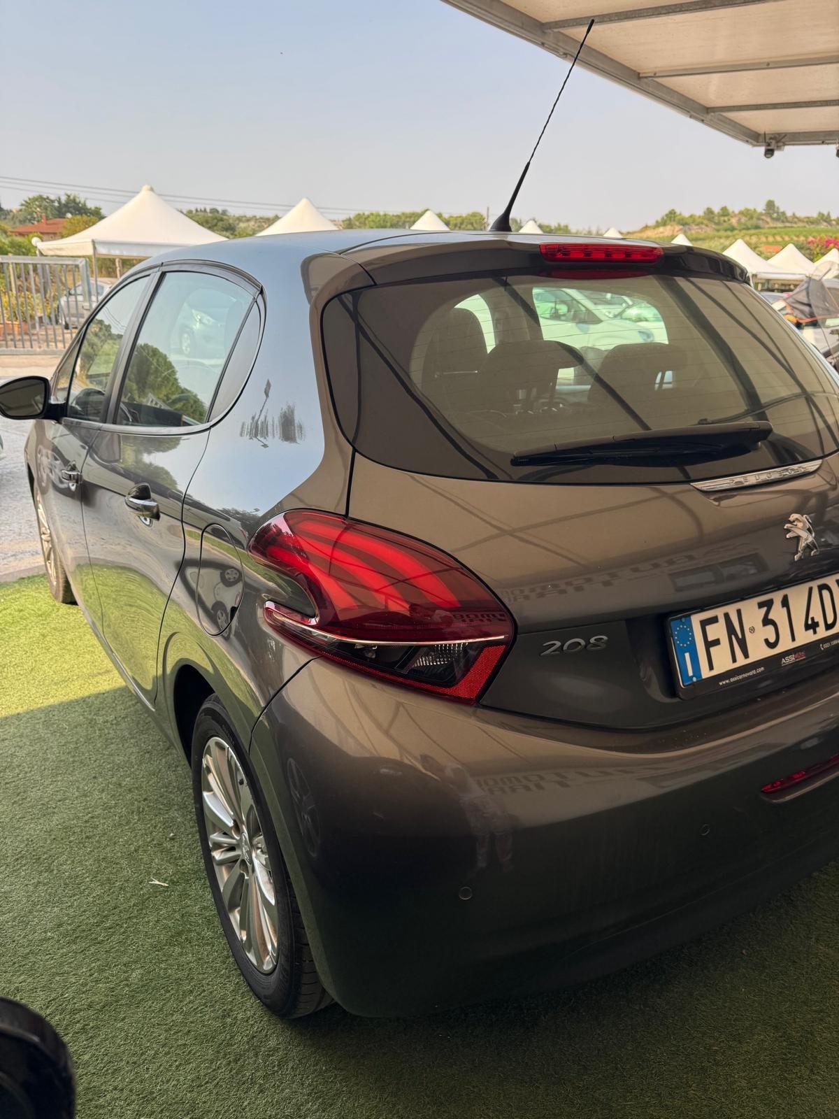 Peugeot 208 BlueHDi 75 5 porte Allure